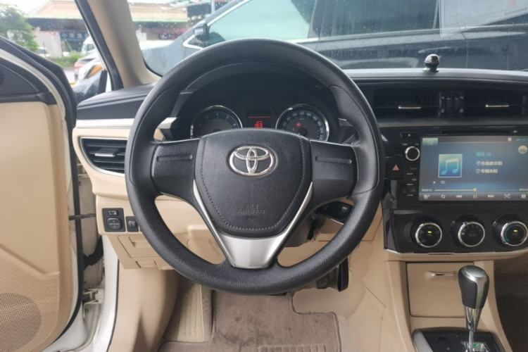 Used Toyota Corolla 2014 1.6L CVT GL-i Steering Wheel