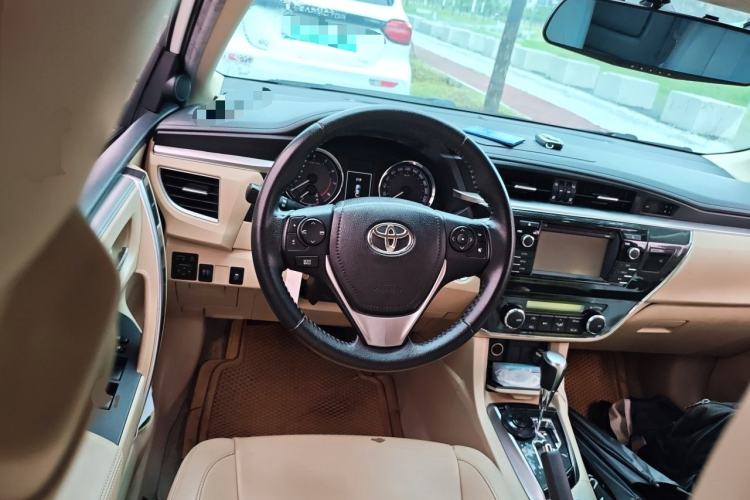 Used Toyota Corolla 2014 1.8L CVT GLX-i Steering Wheel