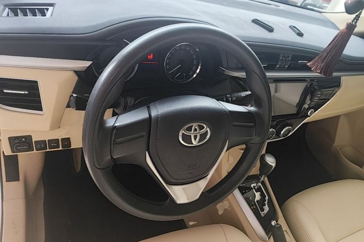 Used Toyota Corolla 2014 1.6L CVT GL-i Steering Wheel