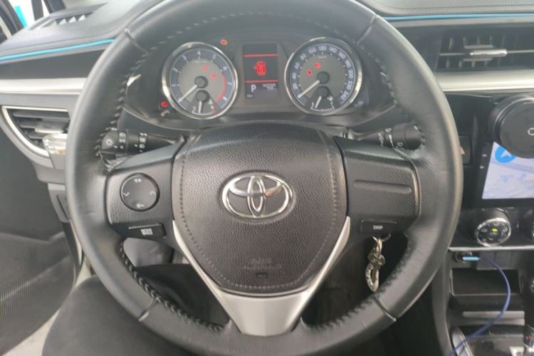 Used Toyota Corolla 2014 1.6L CVT GL-i Leather Edition Steering Wheel