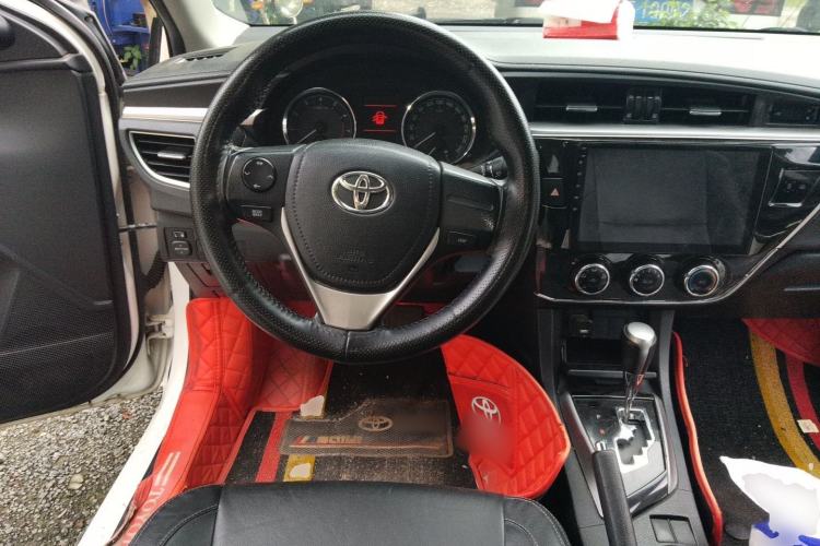 Used Toyota Corolla 2014 1.6L CVT GL-i Leather Edition Steering Wheel