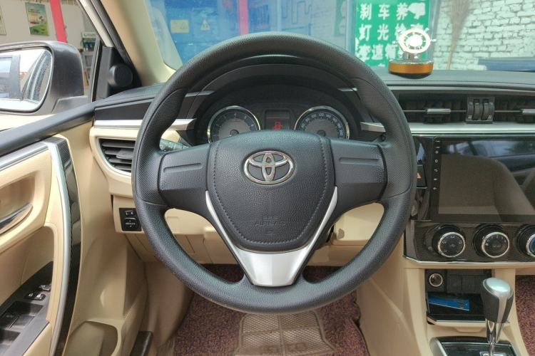 Used Toyota Corolla 2014 1.6L CVT GL-i Steering Wheel
