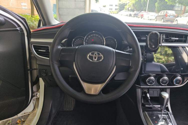 Used Toyota Corolla 2014 1.6L CVT GL Steering Wheel