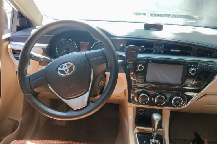 Used Toyota Corolla 2014 1.6L CVT GL-i Steering Wheel