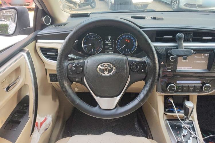 Used Toyota Corolla 2014 1.8L CVT GLX-i Steering Wheel