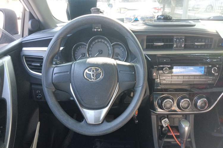 Used Toyota Corolla 2014 1.6L CVT GL Steering Wheel