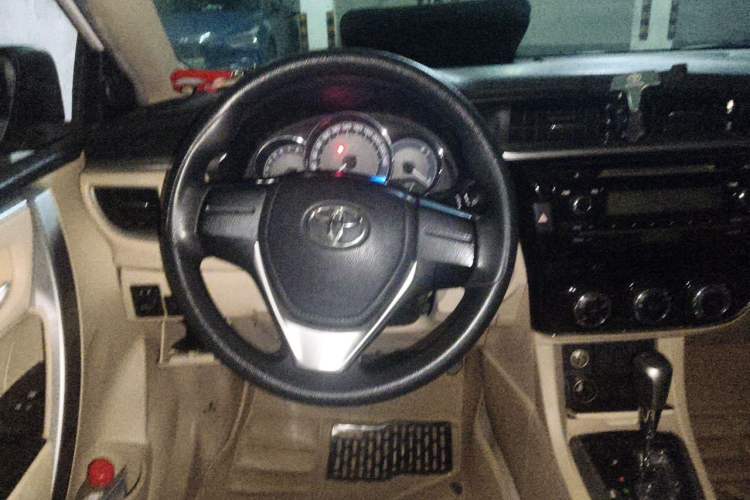 Used Toyota Corolla 2014 1.6L CVT GL Steering Wheel