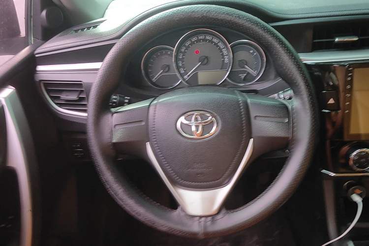 Used Toyota Corolla 2014 1.6L CVT GL Steering Wheel
