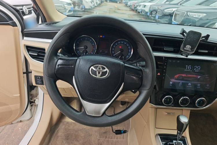 Used Toyota Corolla 2014 1.6L CVT GL-i Steering Wheel