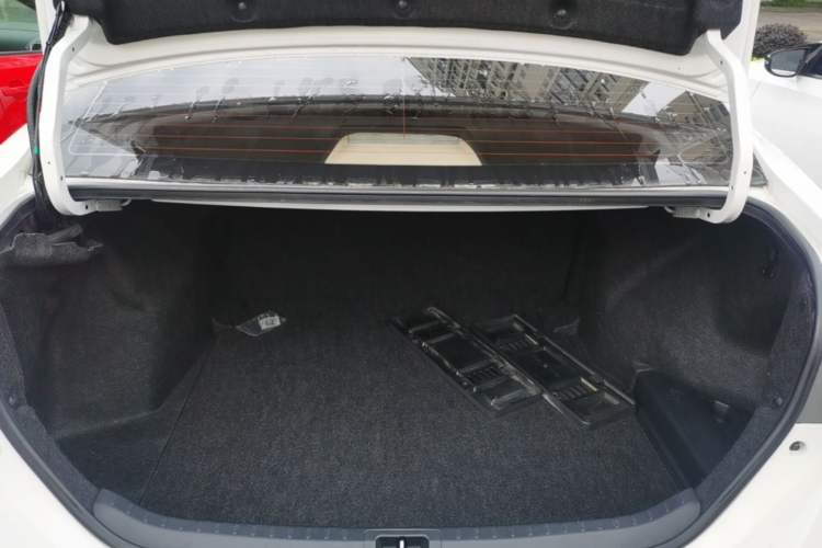 Used Toyota Corolla 2014 1.6L CVT GL Trunk