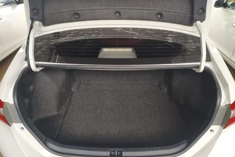 Used Toyota Corolla 2014 1.6L CVT GL Trunk
