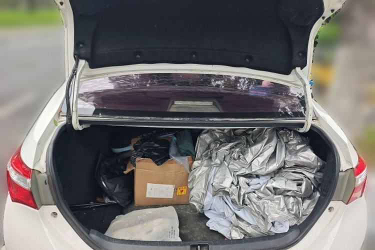 Used Toyota Corolla 2014 1.6L CVT GL Trunk