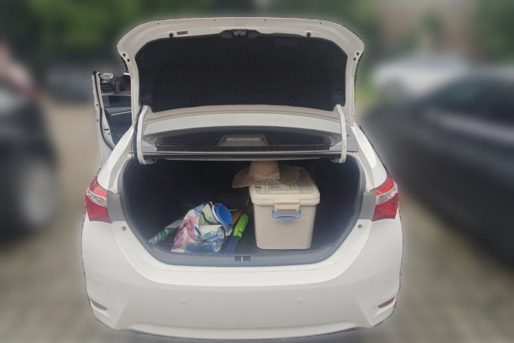 Used Toyota Corolla 2014 1.6L CVT GL-i Trunk