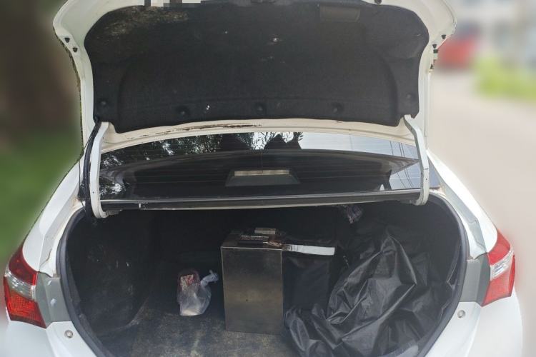 Used Toyota Corolla 2014 1.6L CVT GL Trunk
