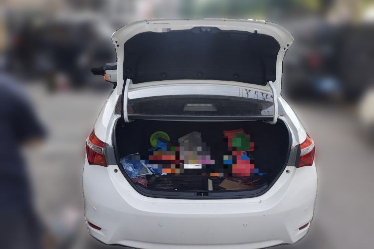 Used Toyota Corolla 2014 1.6L CVT GL-i Trunk