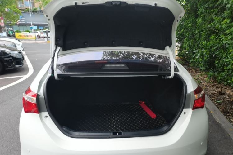 Used Toyota Corolla 2014 1.6L CVT GL Trunk