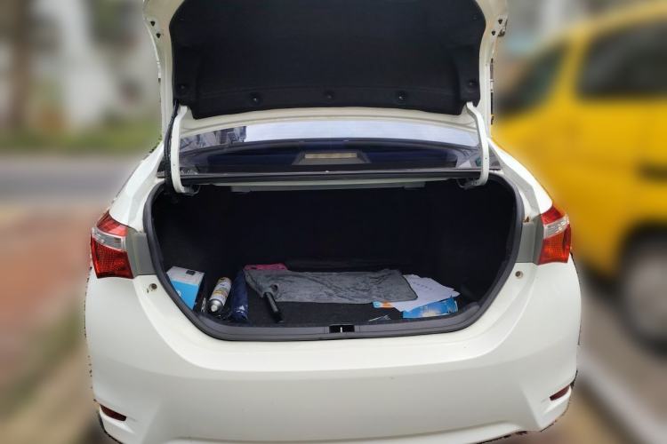 Used Toyota Corolla 2014 1.6L CVT GL Trunk
