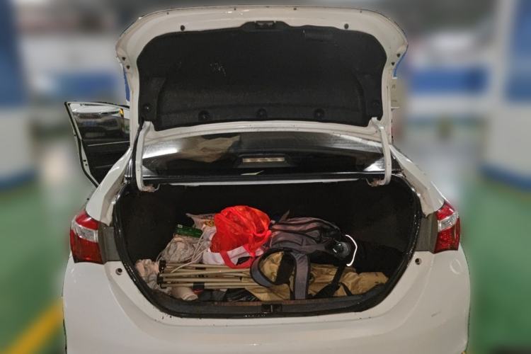 Used Toyota Corolla 2014 1.6L CVT GL Trunk