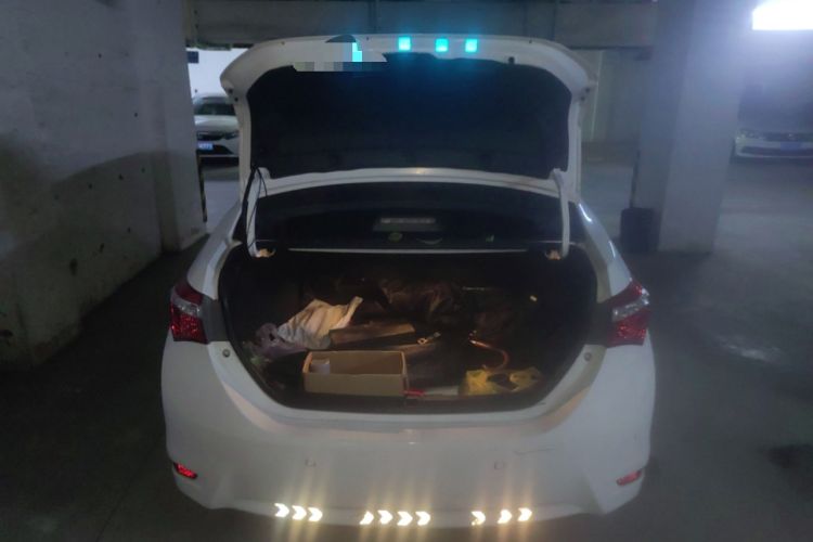 Used Toyota Corolla 2014 1.6L CVT GL Trunk