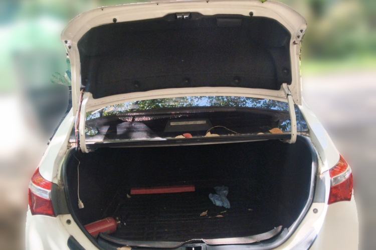 Used Toyota Corolla 2014 1.6L CVT GL Trunk