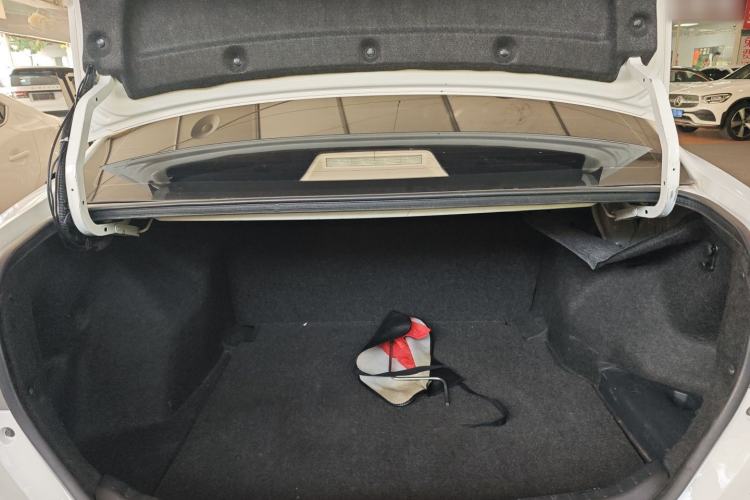 Used Toyota Corolla 2014 1.6L CVT GL Trunk