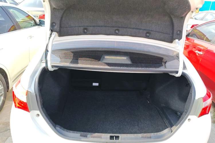 Used Toyota Corolla 2014 1.6L CVT GL-i Leather Edition Trunk