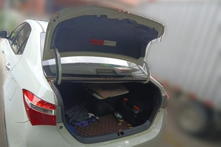 Used Toyota Corolla 2014 1.6L CVT GL Trunk
