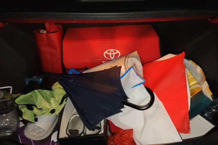 Used Toyota Corolla 2014 1.6L CVT GL Trunk