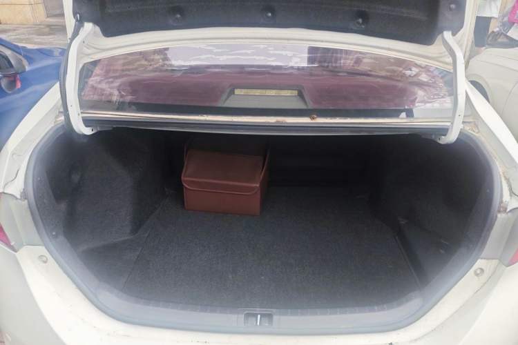 Used Toyota Corolla 2014 1.6L CVT GL-i Leather Edition Trunk