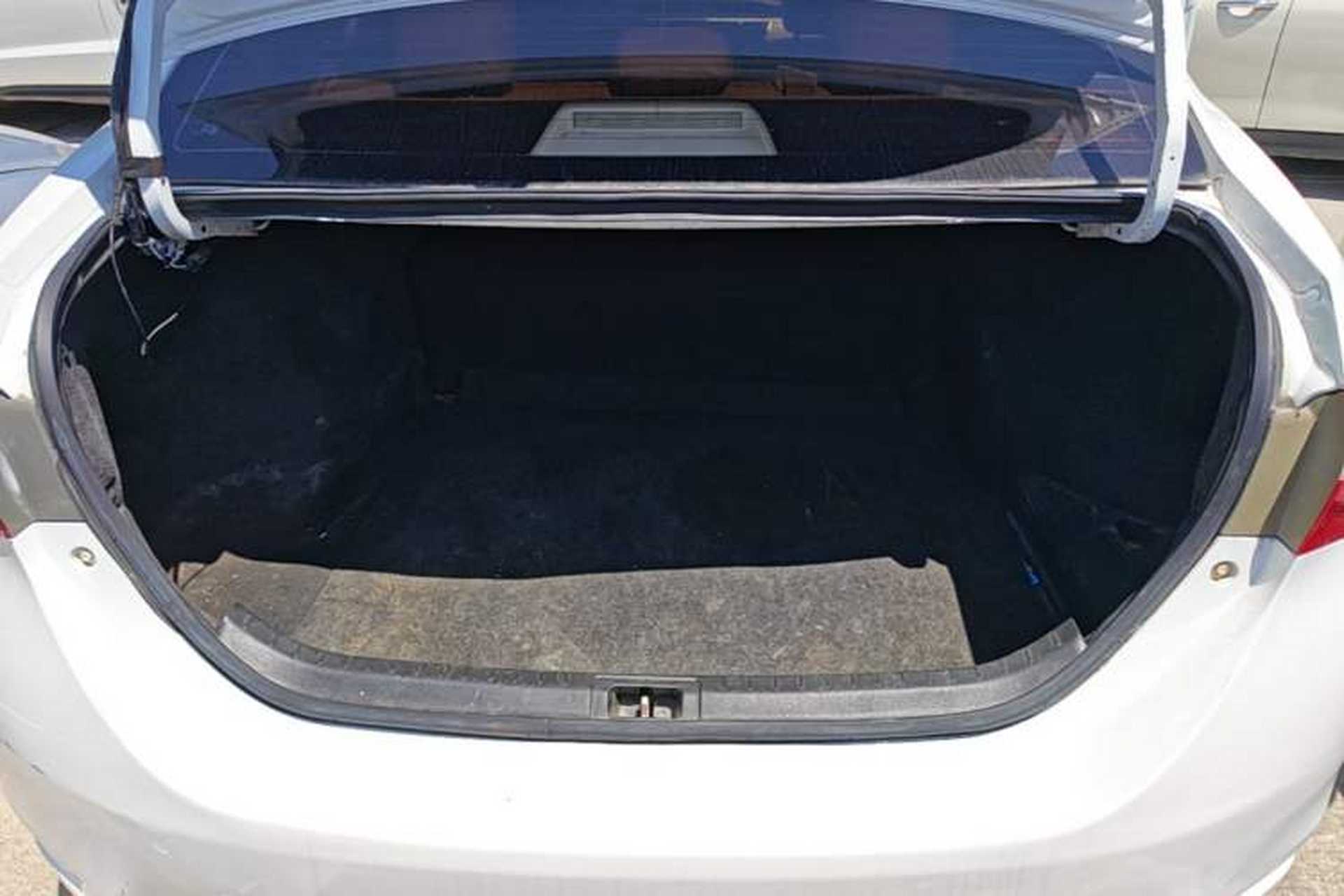 Used Toyota Corolla 2014 1.6L CVT GL Trunk