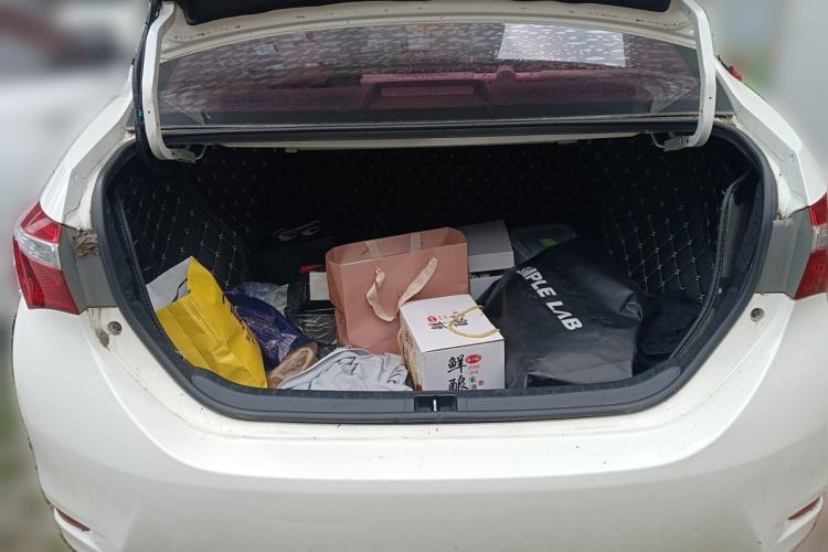 Used Toyota Corolla 2014 1.6L CVT GL Trunk