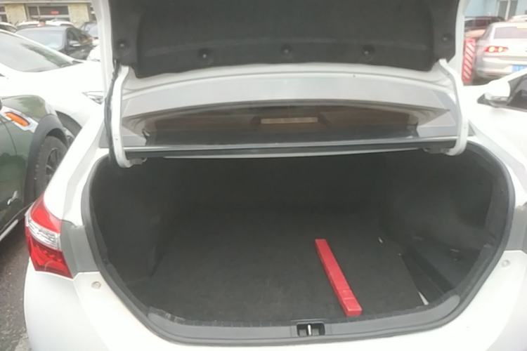 Used Toyota Corolla 2014 1.6L CVT GL-i Leather Edition Trunk