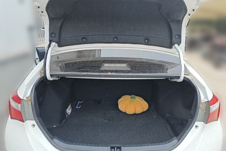 Used Toyota Corolla 2014 1.6L CVT GL Trunk