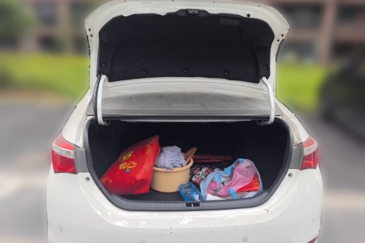 Used Toyota Corolla 2014 1.6L CVT GL-i Leather Edition Trunk