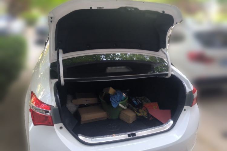 Used Toyota Corolla 2014 1.6L CVT GL-i Trunk