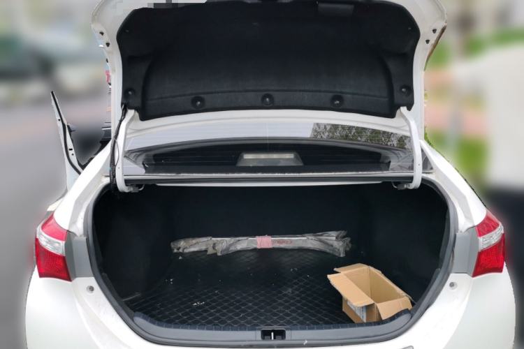 Used Toyota Corolla 2014 1.6L CVT GL-i Trunk