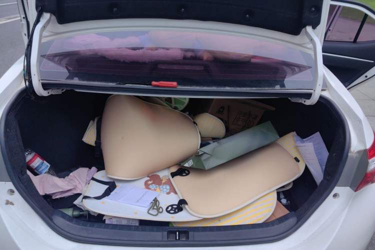 Used Toyota Corolla 2014 1.6L CVT GL Trunk