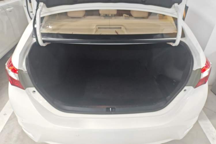 Used Toyota Corolla 2014 1.6L Manual GL Trunk