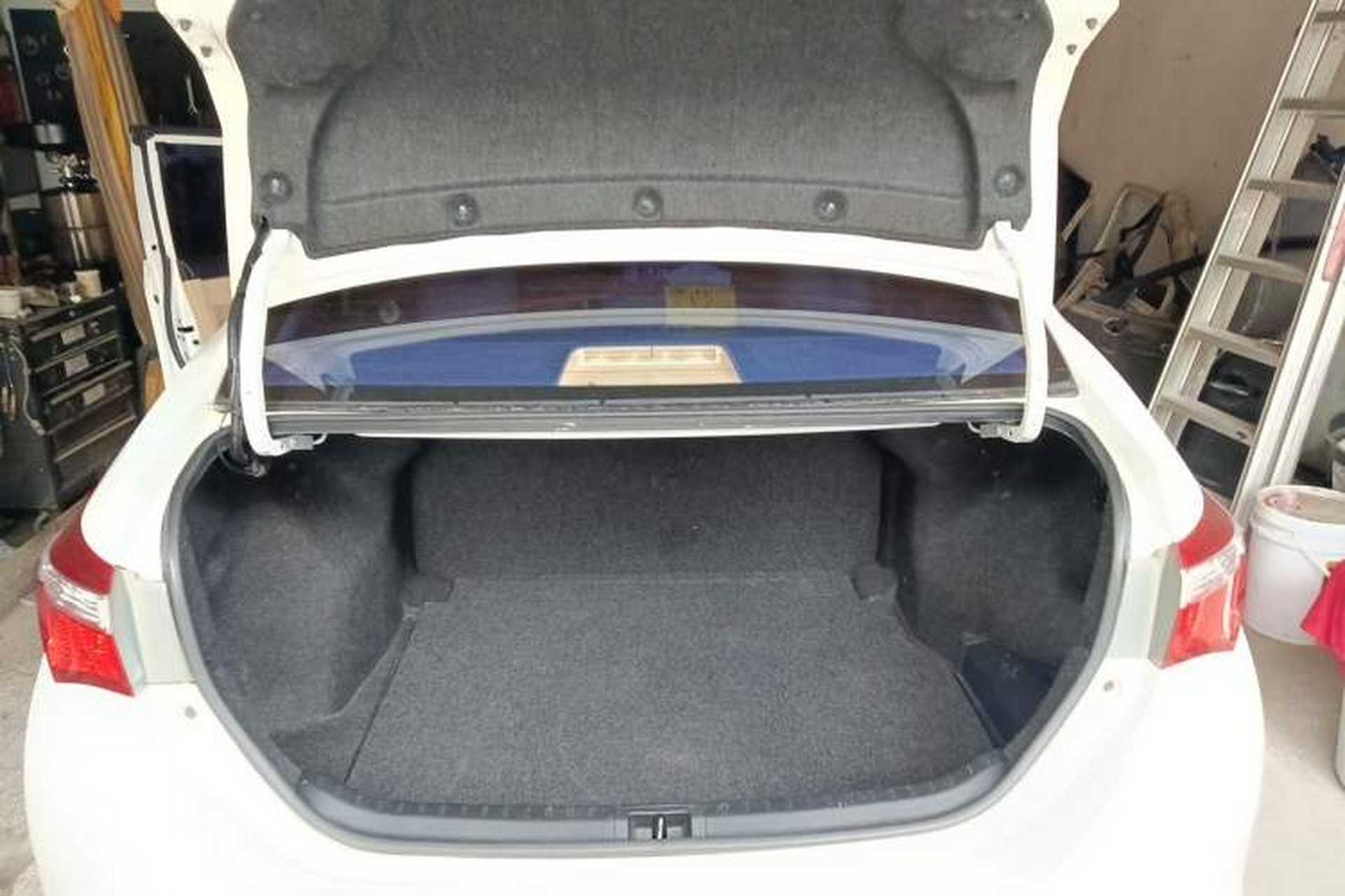 Used Toyota Corolla 2014 1.6L CVT GL Trunk