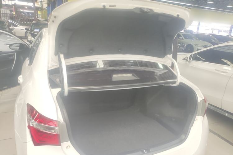 Used Toyota Corolla 2014 1.6L CVT GL-i Leather Edition Trunk