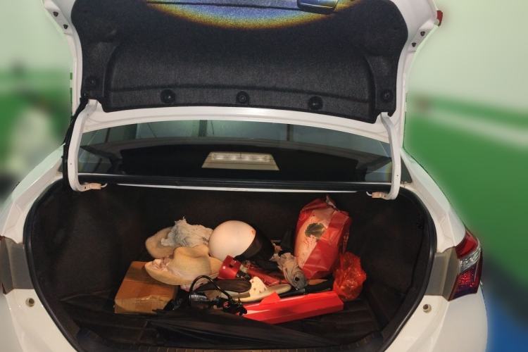 Used Toyota Corolla 2014 1.6L CVT GL Trunk