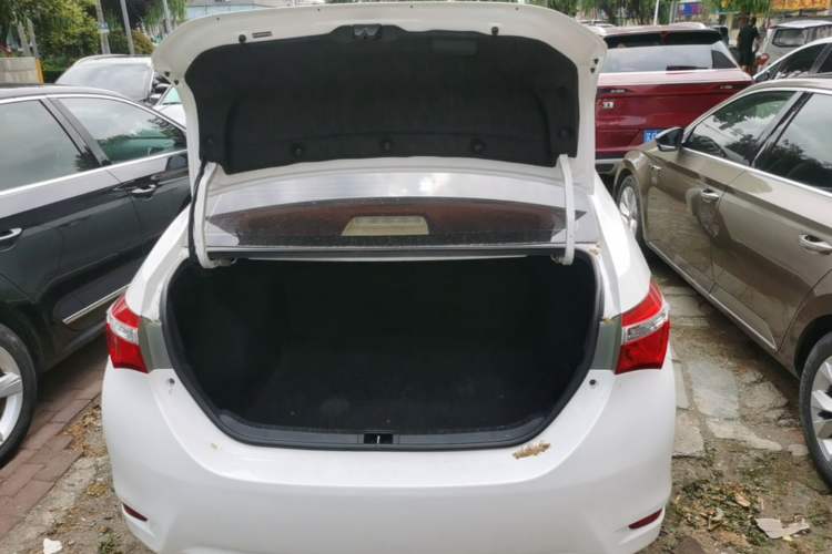 Used Toyota Corolla 2014 1.6L CVT GL Trunk