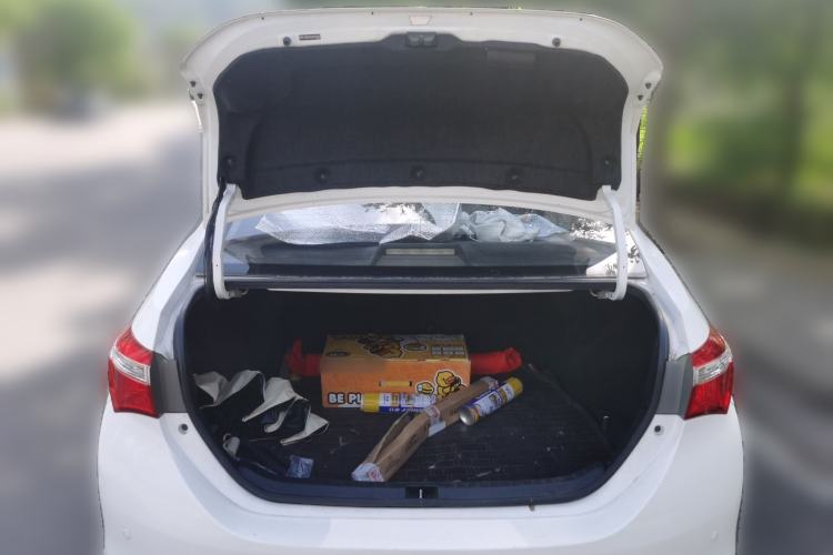Used Toyota Corolla 2014 1.6L CVT GL-i Trunk
