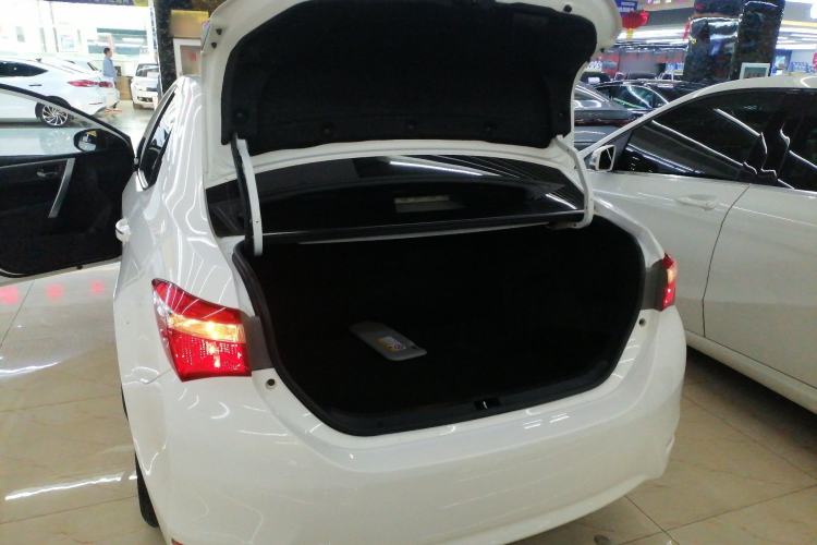 Used Toyota Corolla 2014 1.6L CVT GL Trunk