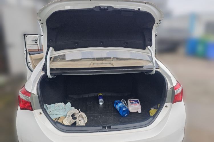 Used Toyota Corolla 2014 1.6L CVT GL Trunk