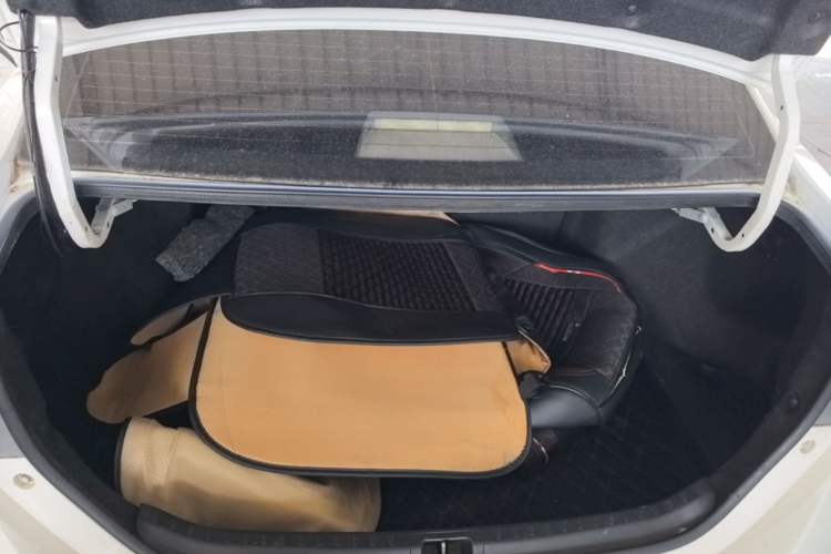 Used Toyota Corolla 2014 1.6L CVT GL Trunk
