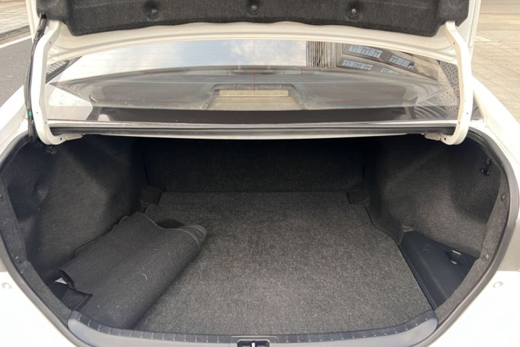 Used Toyota Corolla 2014 1.6L CVT GL Trunk
