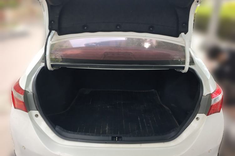 Used Toyota Corolla 2014 1.6L CVT GL Trunk
