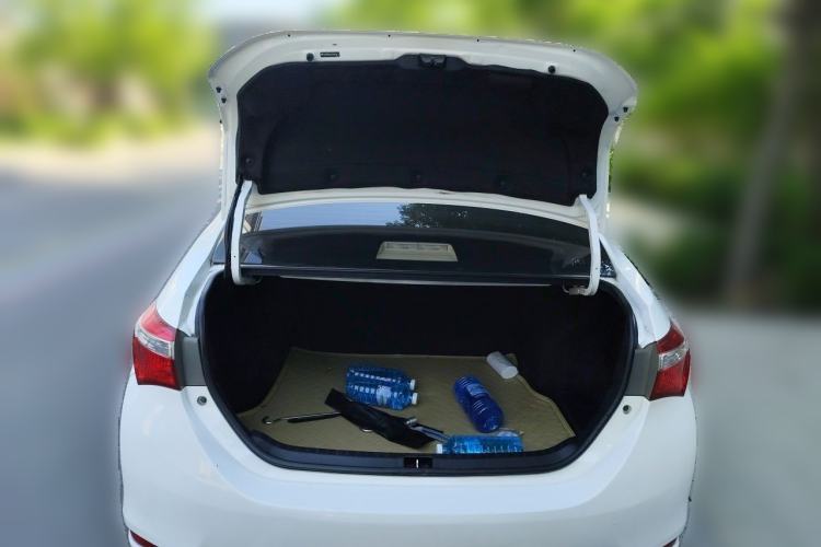 Used Toyota Corolla 2014 1.6L CVT GL Trunk