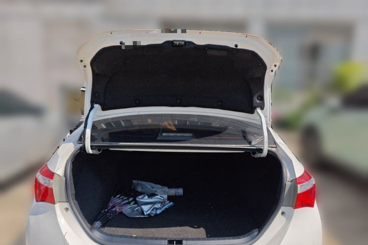 Used Toyota Corolla 2014 1.6L CVT GL Trunk